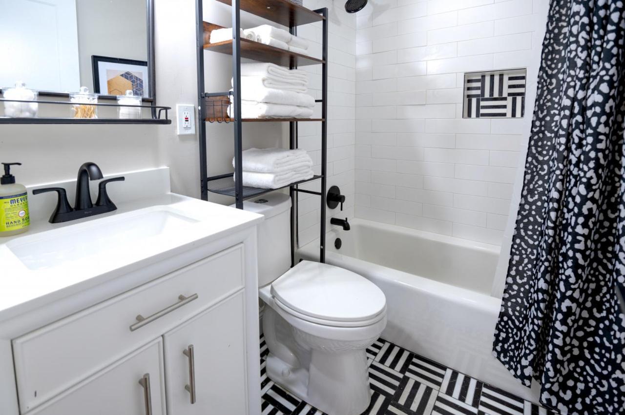 Adorable 2 Bedroom Home Saint Charles Exterior photo