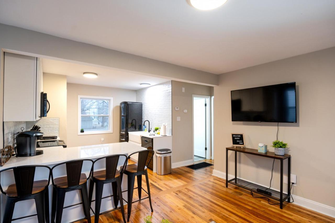 Adorable 2 Bedroom Home Saint Charles Exterior photo